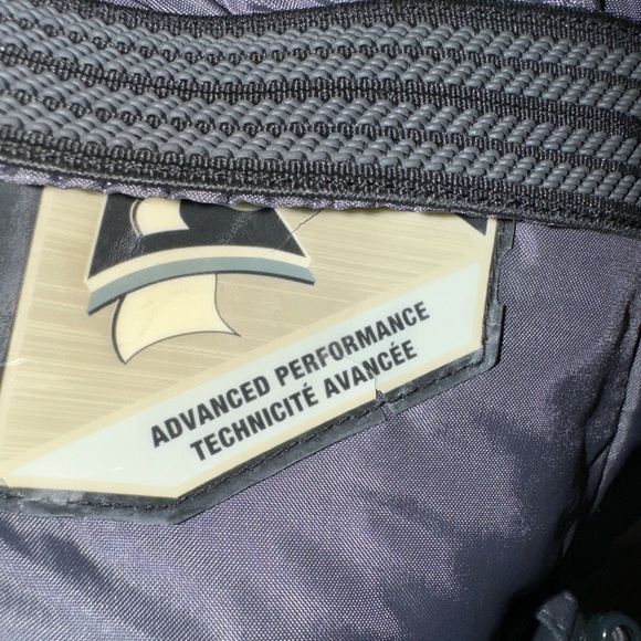 Women's Columbia Omni-Tech Faux Fur Lined Parka Size Medium - Picture 11 of 11